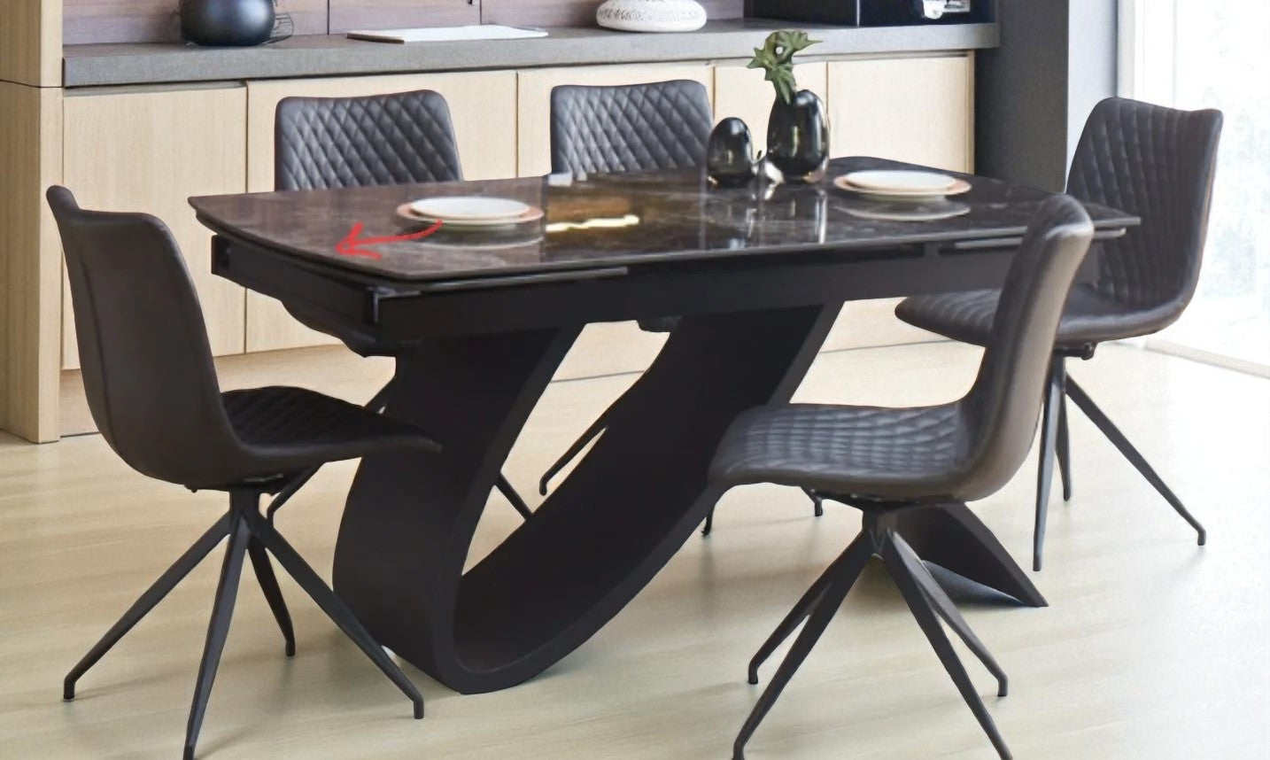 AURELIA WITH INFINITY LEGS